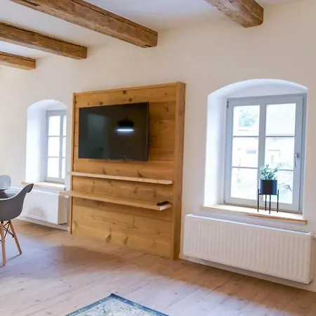 Apartment Eckartsberg Im Zittauer Gebirge - Mit 2 Schlafzimmern, Terrasse Und Wallbox